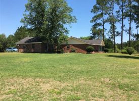 Brick house on 12 acres with great hunting in Hazelhurst, GA